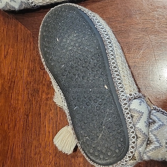 Slippers - Picture 5 of 7